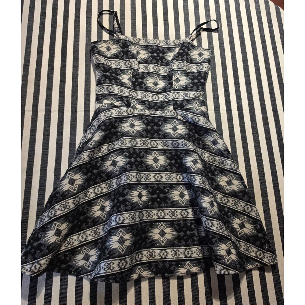 Sam Edelman Aztec Pattern Skater Dress Flared Metallic Thread Black White Size 0
